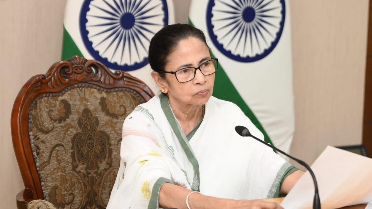 সুপ্রিম নির্দেশে বিজ্ঞপ্তি জারি করতেই হবে, কিন্তু পথ খোলা রেখেছি: মমতা
