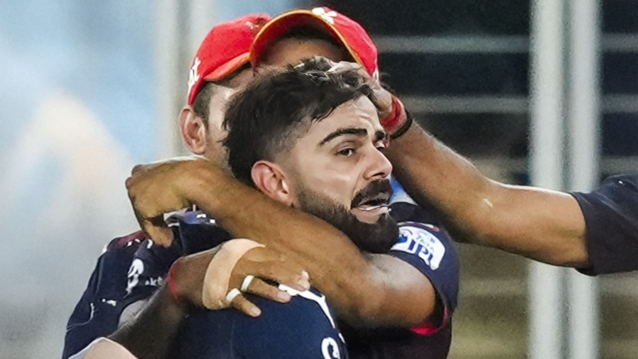 VIRAT-KOHLI-CRYING-AFTER-WINNING-FIRST-IPL-TROPHY.jpg Virat Kohli: ট্রেন্ডিংয়ে হঠাৎ করে নায়ক, বিরাটের নামে থানায় অভিযোগও!